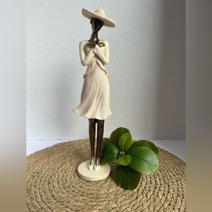 Centerpiece -Comfort in the Lord – Isaiah 66:13